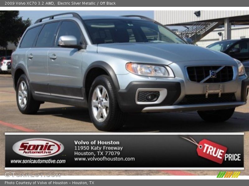 Electric Silver Metallic / Off Black 2009 Volvo XC70 3.2 AWD