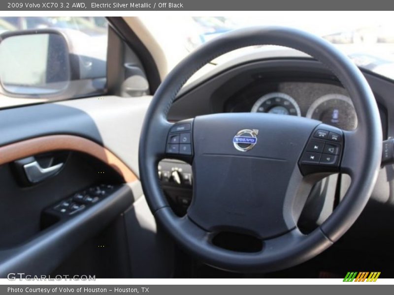 Electric Silver Metallic / Off Black 2009 Volvo XC70 3.2 AWD