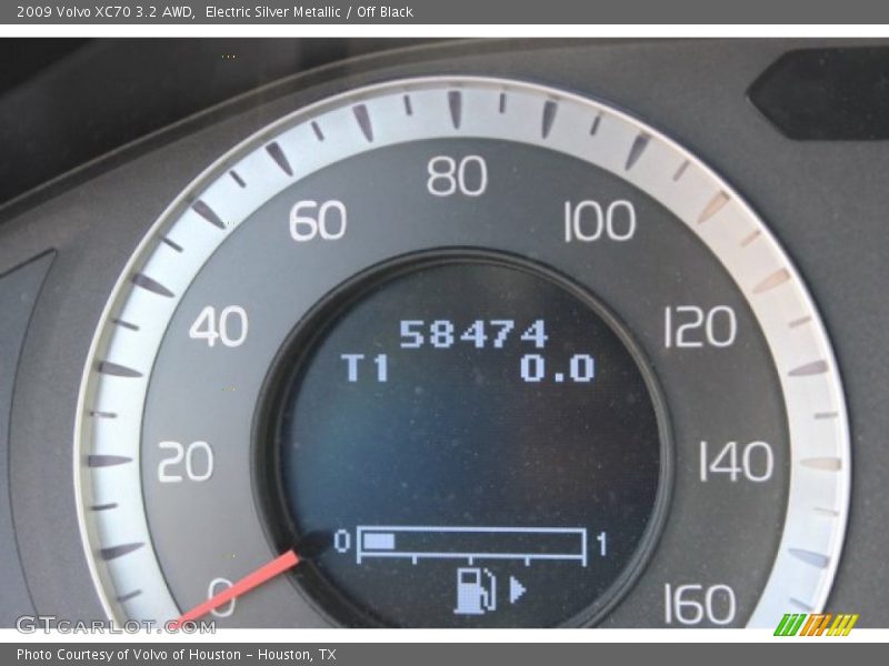 Electric Silver Metallic / Off Black 2009 Volvo XC70 3.2 AWD