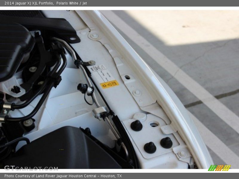 Polaris White / Jet 2014 Jaguar XJ XJL Portfolio