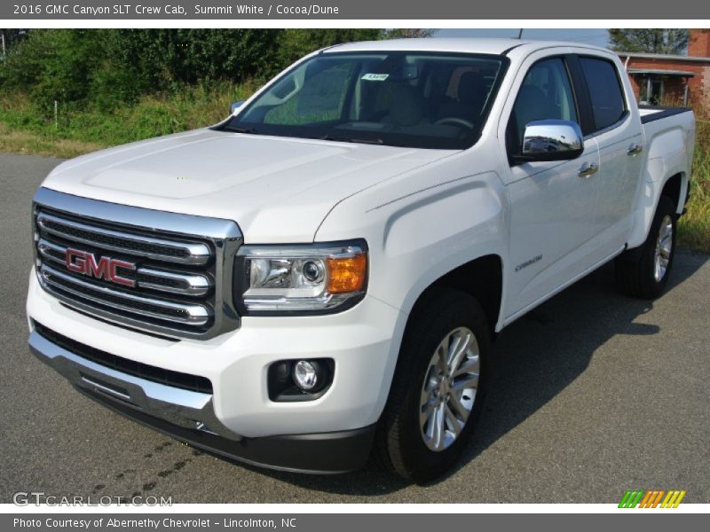 Front 3/4 View of 2016 Canyon SLT Crew Cab