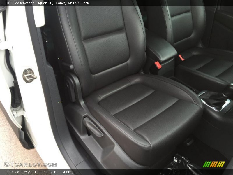 Candy White / Black 2012 Volkswagen Tiguan LE