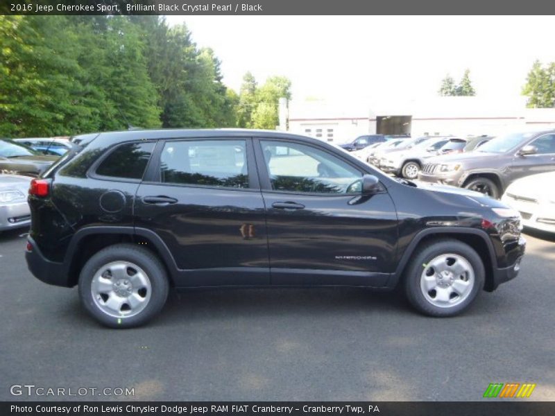  2016 Cherokee Sport Brilliant Black Crystal Pearl