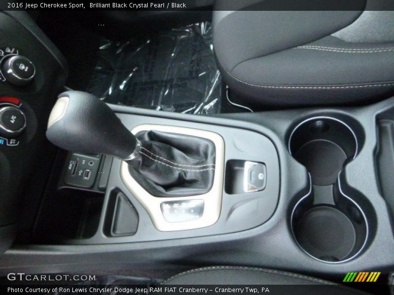 Brilliant Black Crystal Pearl / Black 2016 Jeep Cherokee Sport