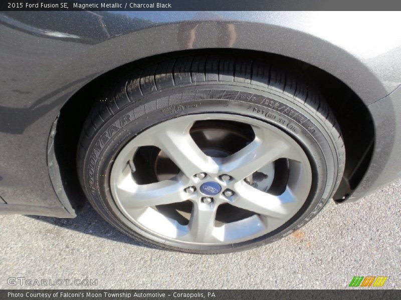 Magnetic Metallic / Charcoal Black 2015 Ford Fusion SE