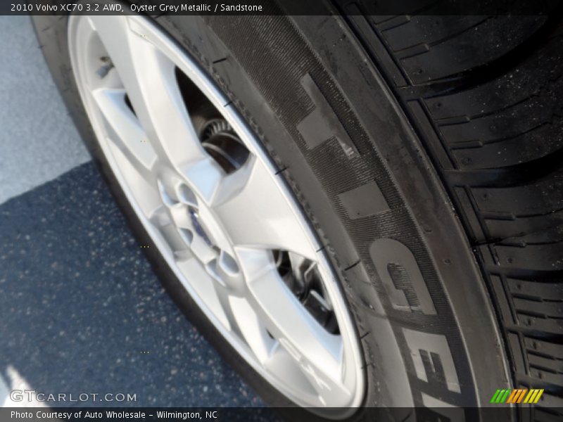 Oyster Grey Metallic / Sandstone 2010 Volvo XC70 3.2 AWD