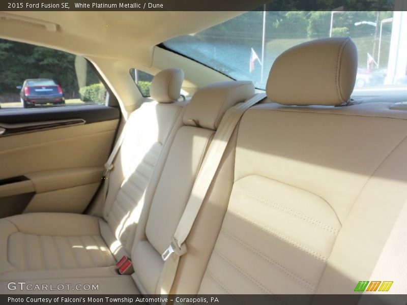 White Platinum Metallic / Dune 2015 Ford Fusion SE