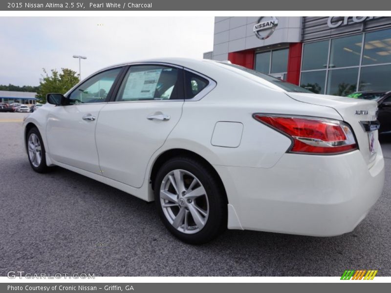 Pearl White / Charcoal 2015 Nissan Altima 2.5 SV