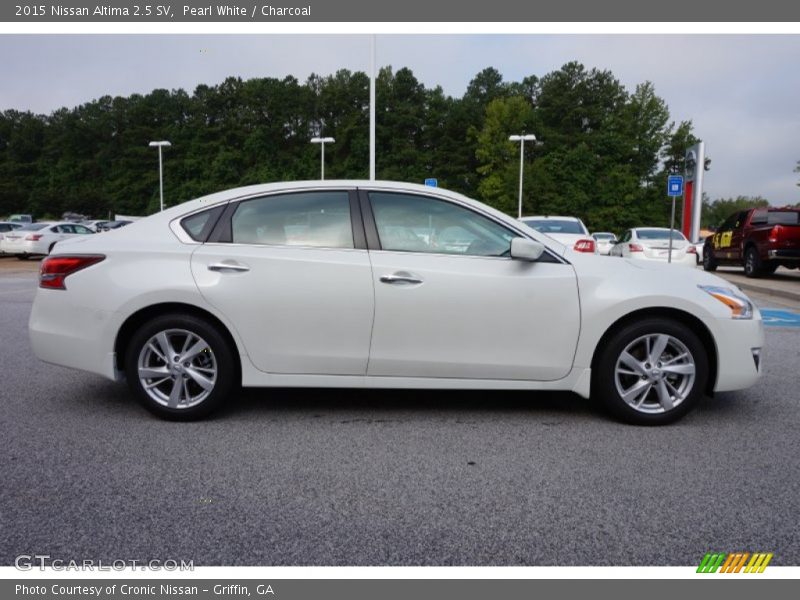 Pearl White / Charcoal 2015 Nissan Altima 2.5 SV