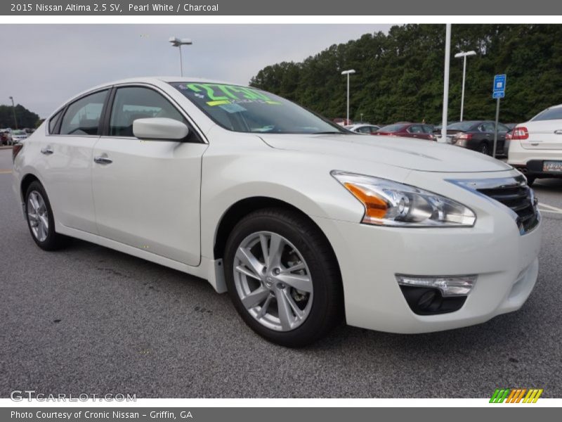 Pearl White / Charcoal 2015 Nissan Altima 2.5 SV