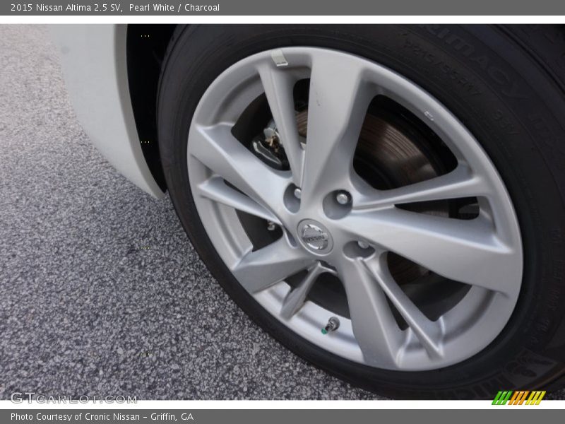Pearl White / Charcoal 2015 Nissan Altima 2.5 SV