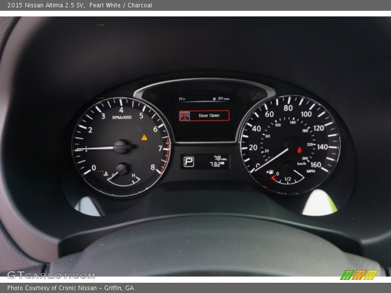 Pearl White / Charcoal 2015 Nissan Altima 2.5 SV