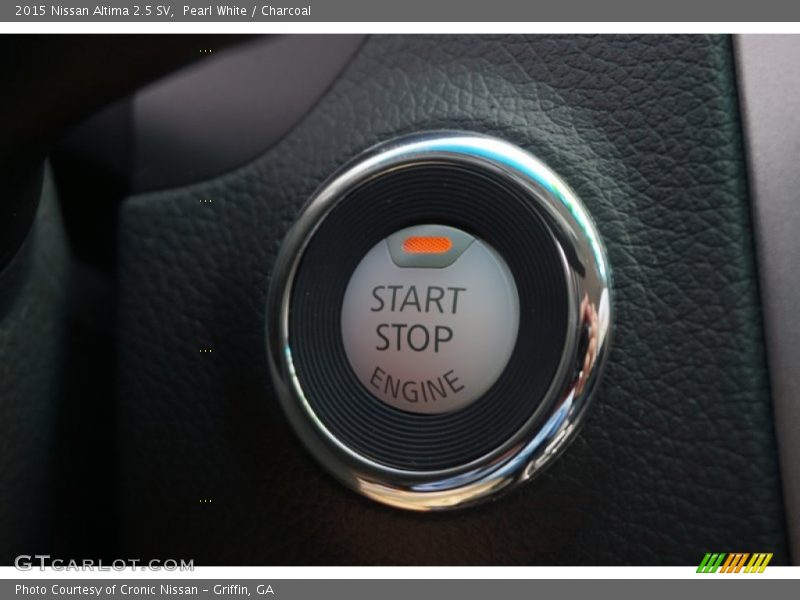 Pearl White / Charcoal 2015 Nissan Altima 2.5 SV