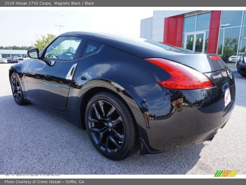 Magnetic Black / Black 2016 Nissan 370Z Coupe