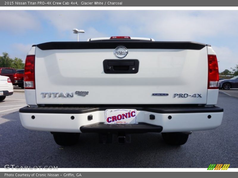 Glacier White / Charcoal 2015 Nissan Titan PRO-4X Crew Cab 4x4