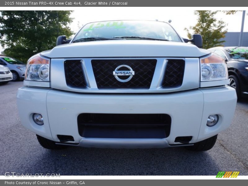 Glacier White / Charcoal 2015 Nissan Titan PRO-4X Crew Cab 4x4