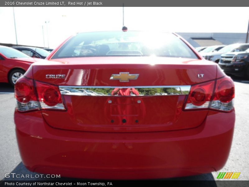 Red Hot / Jet Black 2016 Chevrolet Cruze Limited LT