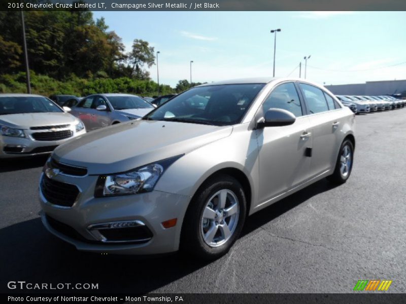 Champagne Silver Metallic / Jet Black 2016 Chevrolet Cruze Limited LT