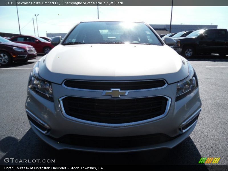 Champagne Silver Metallic / Jet Black 2016 Chevrolet Cruze Limited LT