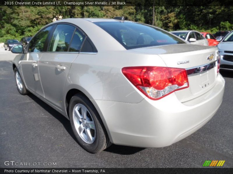 Champagne Silver Metallic / Jet Black 2016 Chevrolet Cruze Limited LT