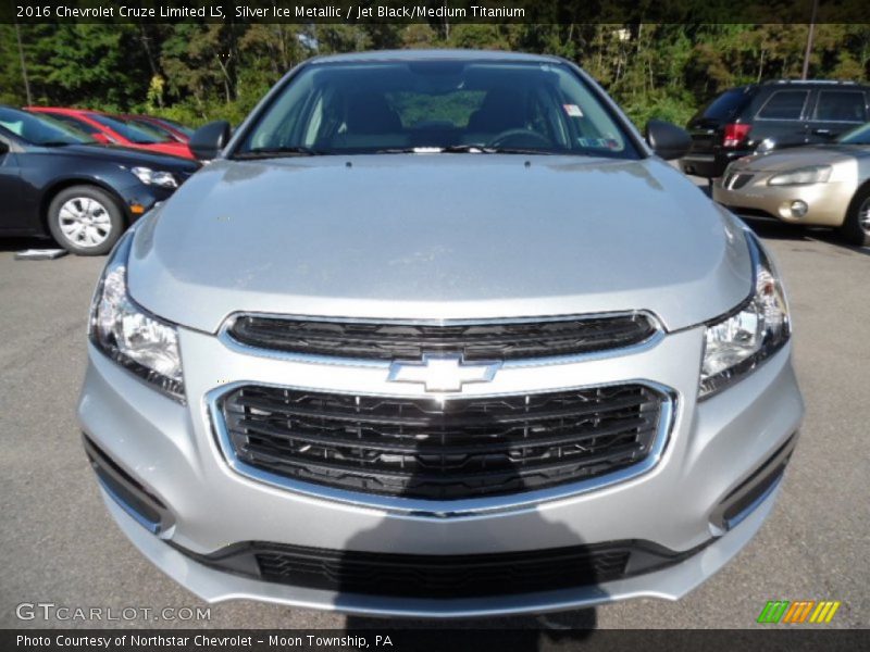Silver Ice Metallic / Jet Black/Medium Titanium 2016 Chevrolet Cruze Limited LS