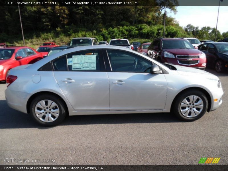 Silver Ice Metallic / Jet Black/Medium Titanium 2016 Chevrolet Cruze Limited LS