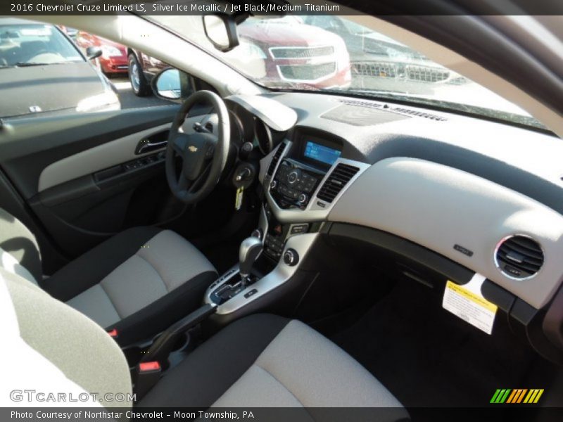Silver Ice Metallic / Jet Black/Medium Titanium 2016 Chevrolet Cruze Limited LS