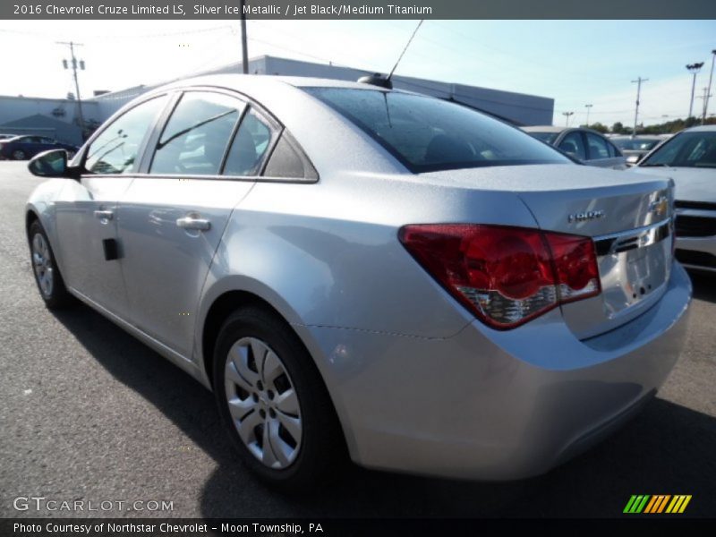 Silver Ice Metallic / Jet Black/Medium Titanium 2016 Chevrolet Cruze Limited LS