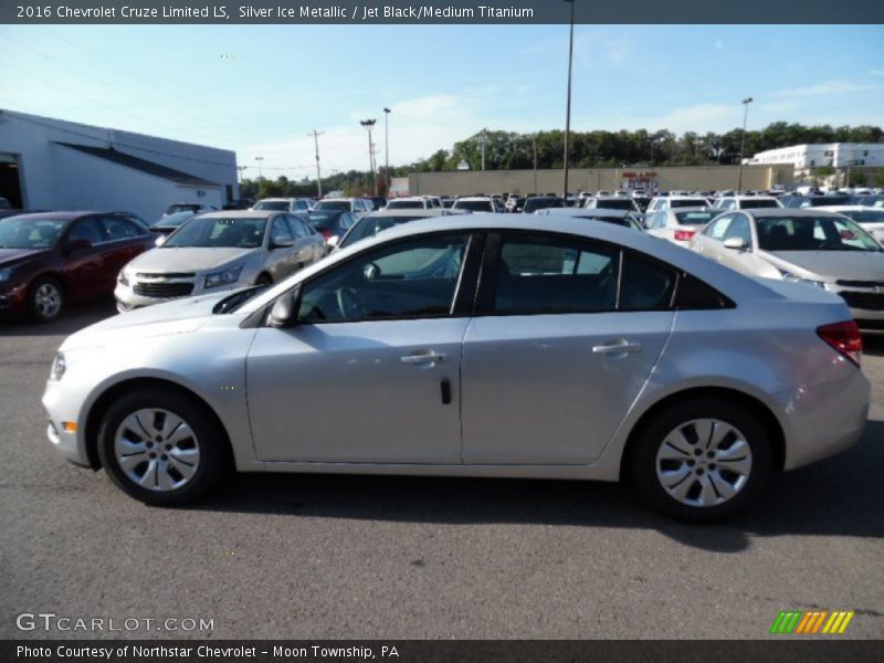 Silver Ice Metallic / Jet Black/Medium Titanium 2016 Chevrolet Cruze Limited LS