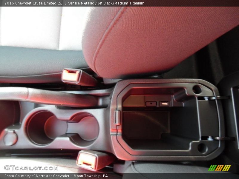 Silver Ice Metallic / Jet Black/Medium Titanium 2016 Chevrolet Cruze Limited LS