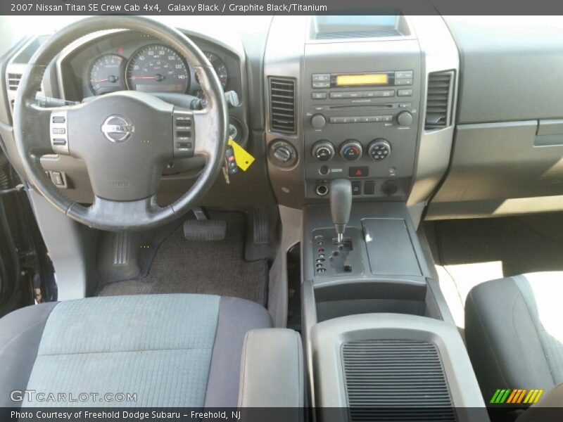 Galaxy Black / Graphite Black/Titanium 2007 Nissan Titan SE Crew Cab 4x4