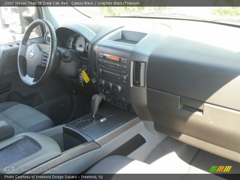 Galaxy Black / Graphite Black/Titanium 2007 Nissan Titan SE Crew Cab 4x4