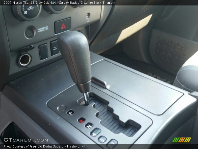 Galaxy Black / Graphite Black/Titanium 2007 Nissan Titan SE Crew Cab 4x4
