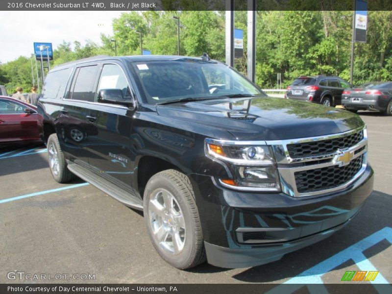 Front 3/4 View of 2016 Suburban LT 4WD