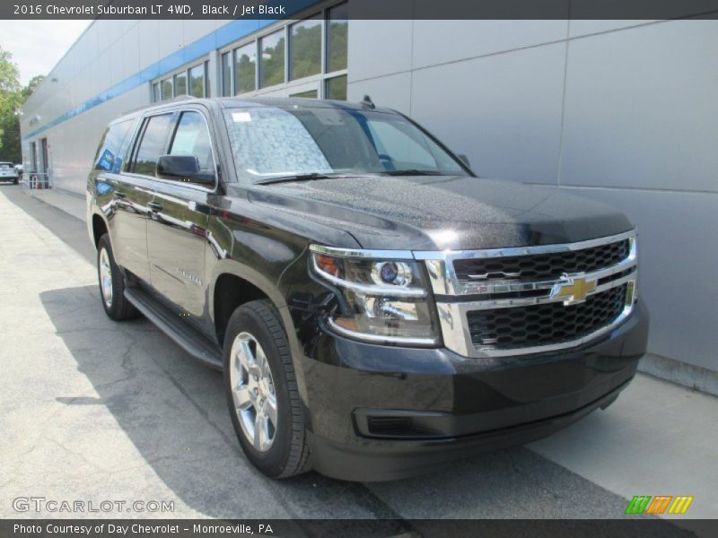 Front 3/4 View of 2016 Suburban LT 4WD
