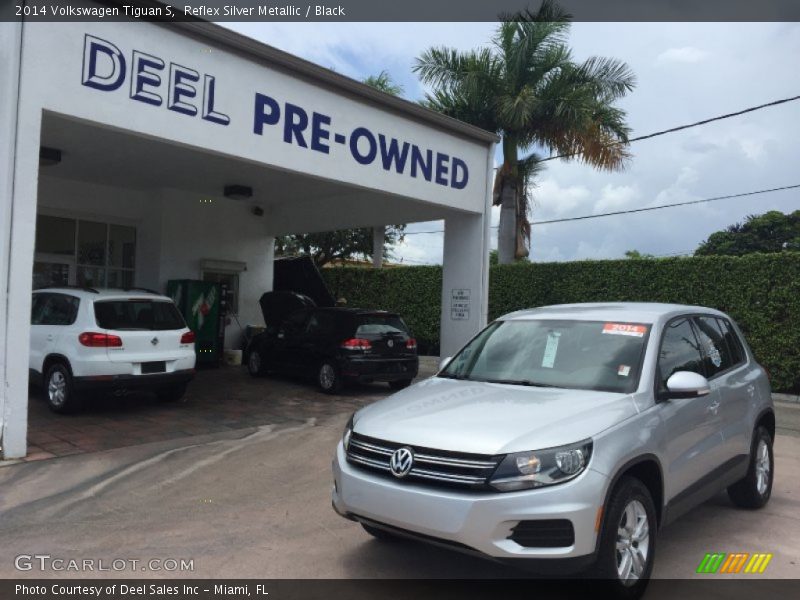 Reflex Silver Metallic / Black 2014 Volkswagen Tiguan S