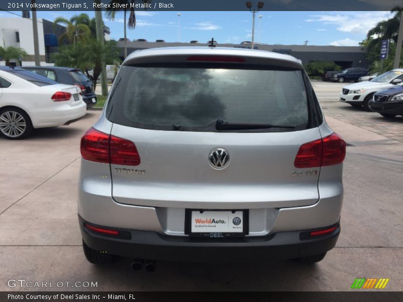 Reflex Silver Metallic / Black 2014 Volkswagen Tiguan S