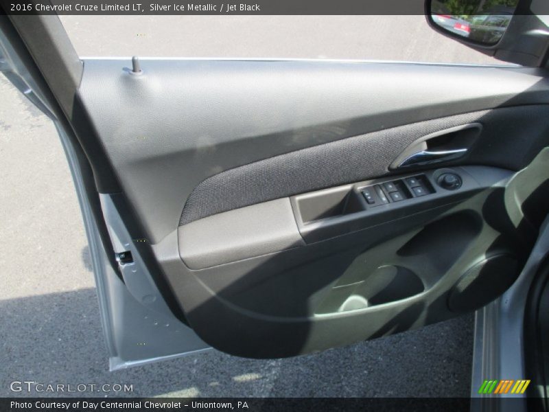 Silver Ice Metallic / Jet Black 2016 Chevrolet Cruze Limited LT