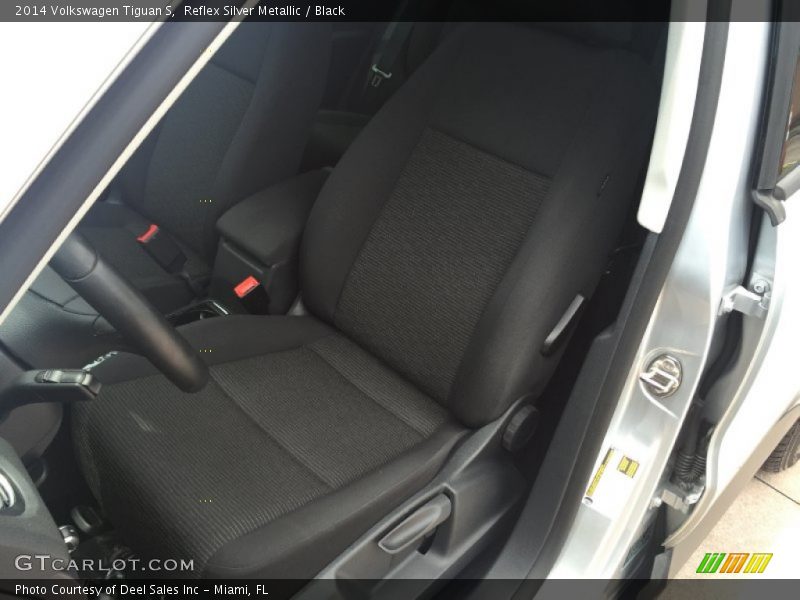 Reflex Silver Metallic / Black 2014 Volkswagen Tiguan S
