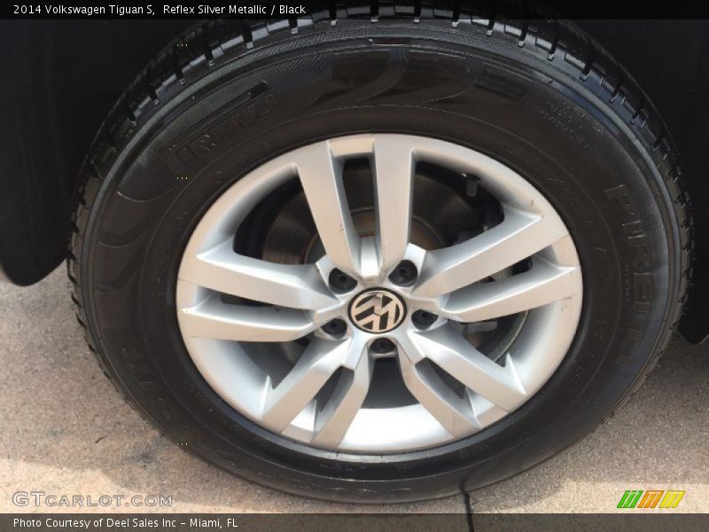 Reflex Silver Metallic / Black 2014 Volkswagen Tiguan S