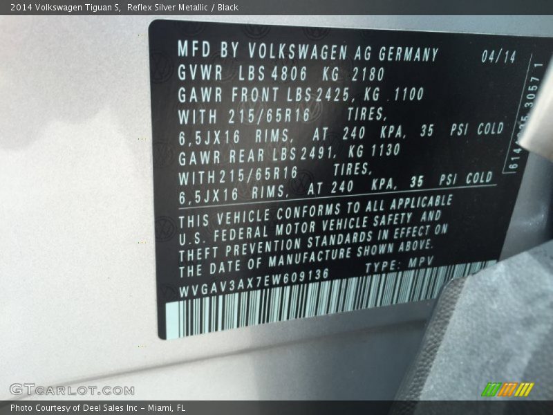 Reflex Silver Metallic / Black 2014 Volkswagen Tiguan S