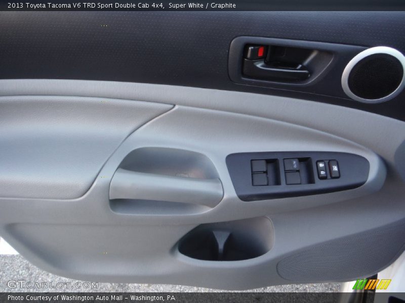 Super White / Graphite 2013 Toyota Tacoma V6 TRD Sport Double Cab 4x4