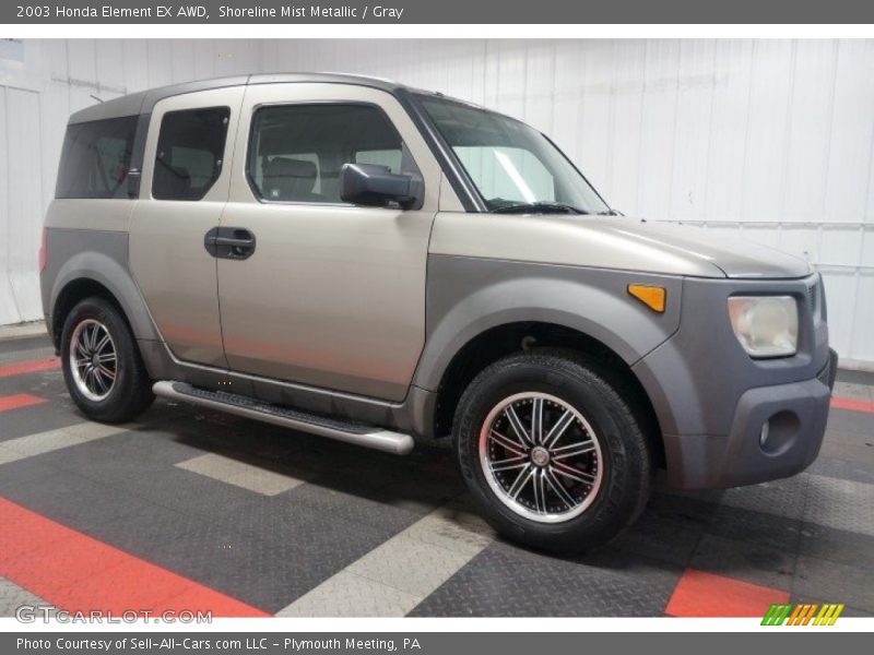 Front 3/4 View of 2003 Element EX AWD