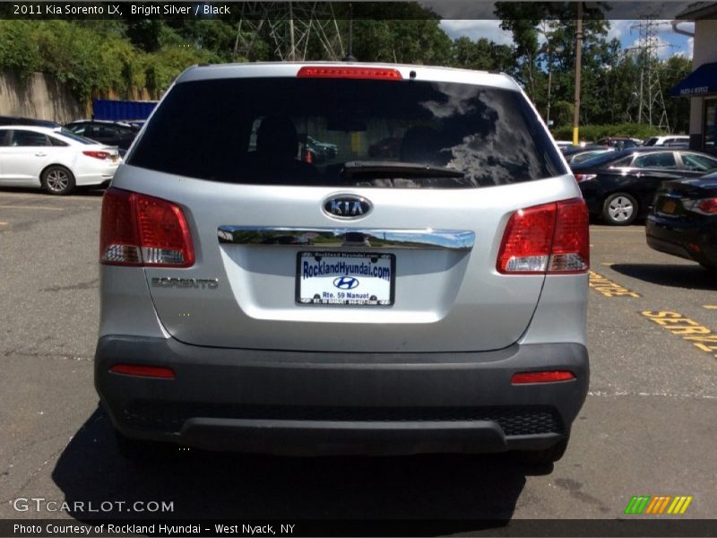 Bright Silver / Black 2011 Kia Sorento LX