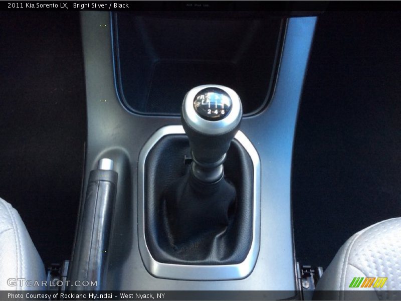 Bright Silver / Black 2011 Kia Sorento LX