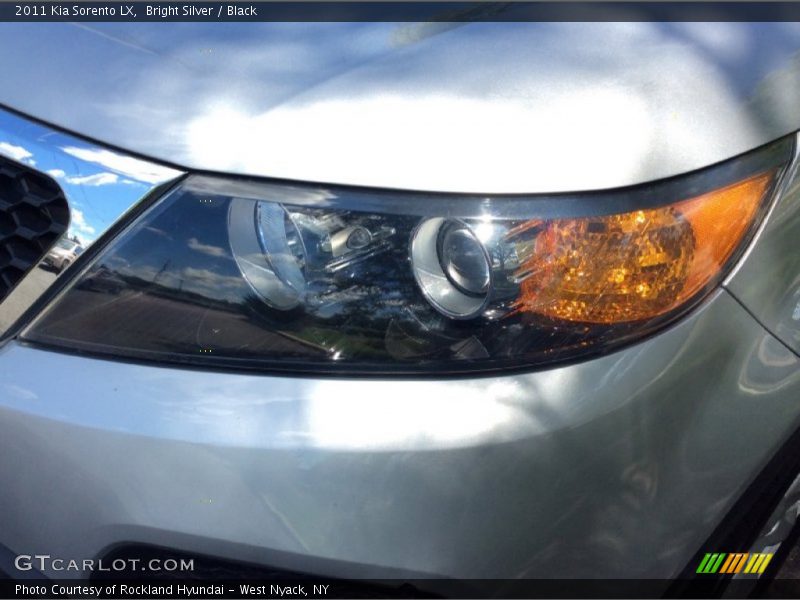 Bright Silver / Black 2011 Kia Sorento LX