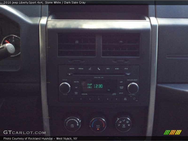 Stone White / Dark Slate Gray 2010 Jeep Liberty Sport 4x4