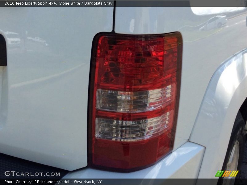 Stone White / Dark Slate Gray 2010 Jeep Liberty Sport 4x4