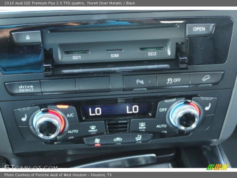 Florett Silver Metallic / Black 2016 Audi SQ5 Premium Plus 3.0 TFSI quattro