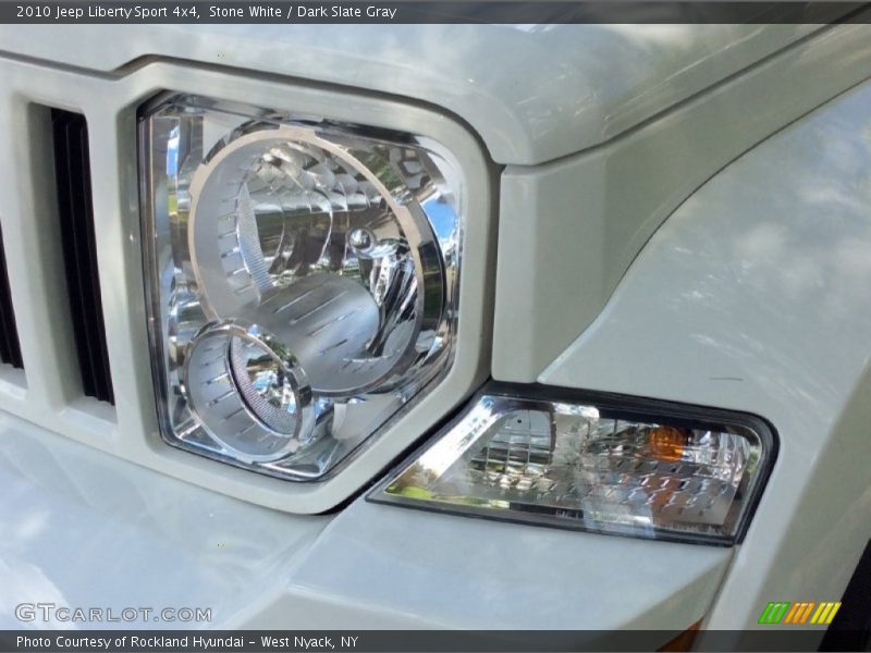 Stone White / Dark Slate Gray 2010 Jeep Liberty Sport 4x4